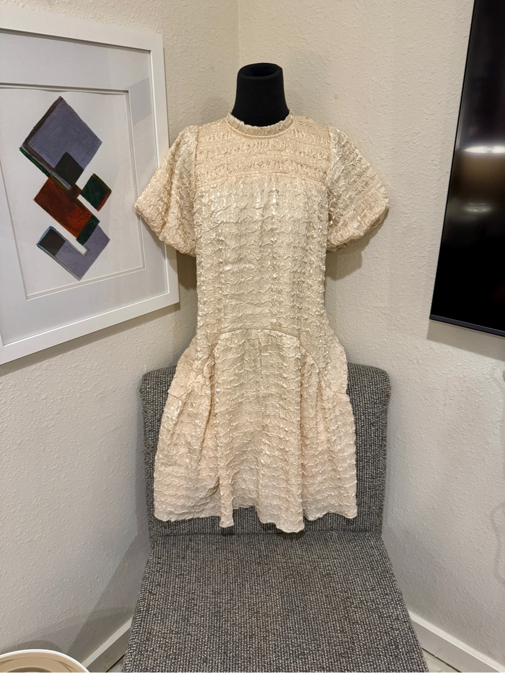 Women’s Cream Textured Puff-Sleeve Dress size S
